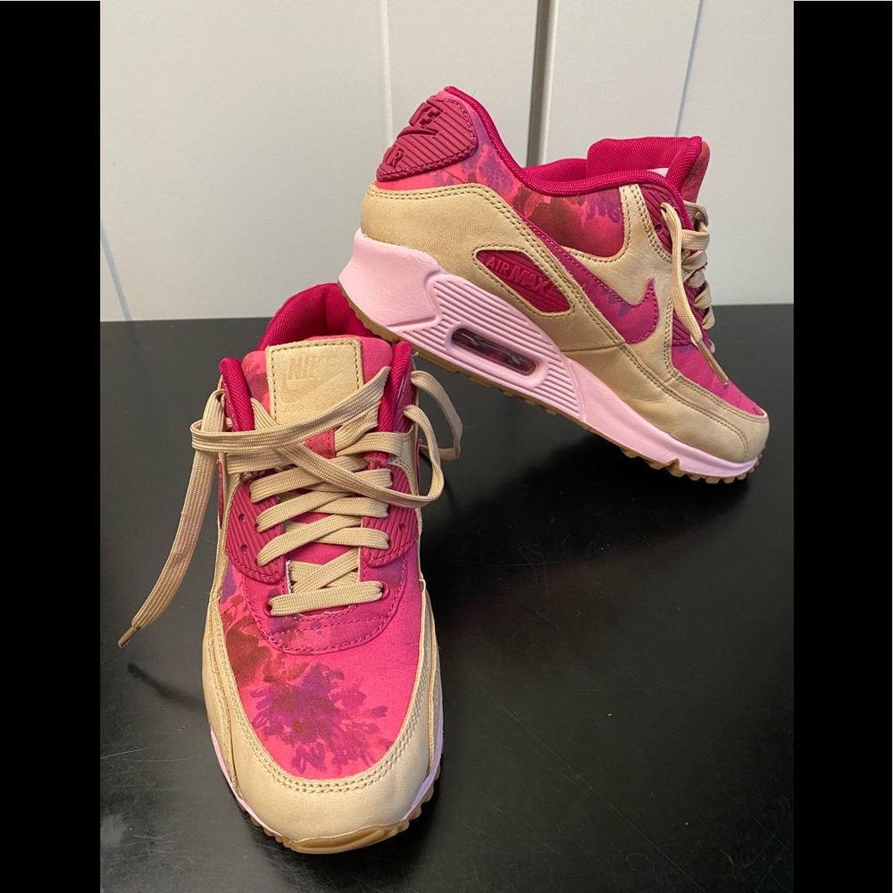 Nike air maxs 90